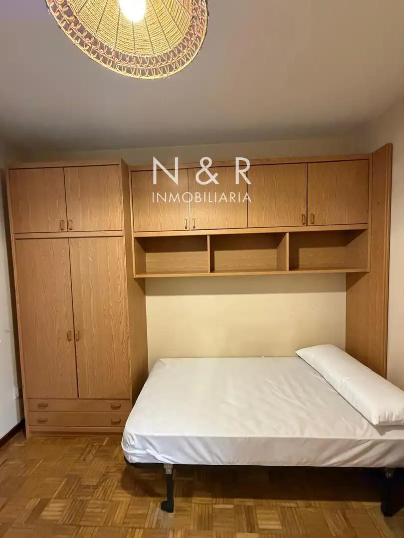 Habitación de Ático de alquiler en Santiago de Compostela  con Amueblado