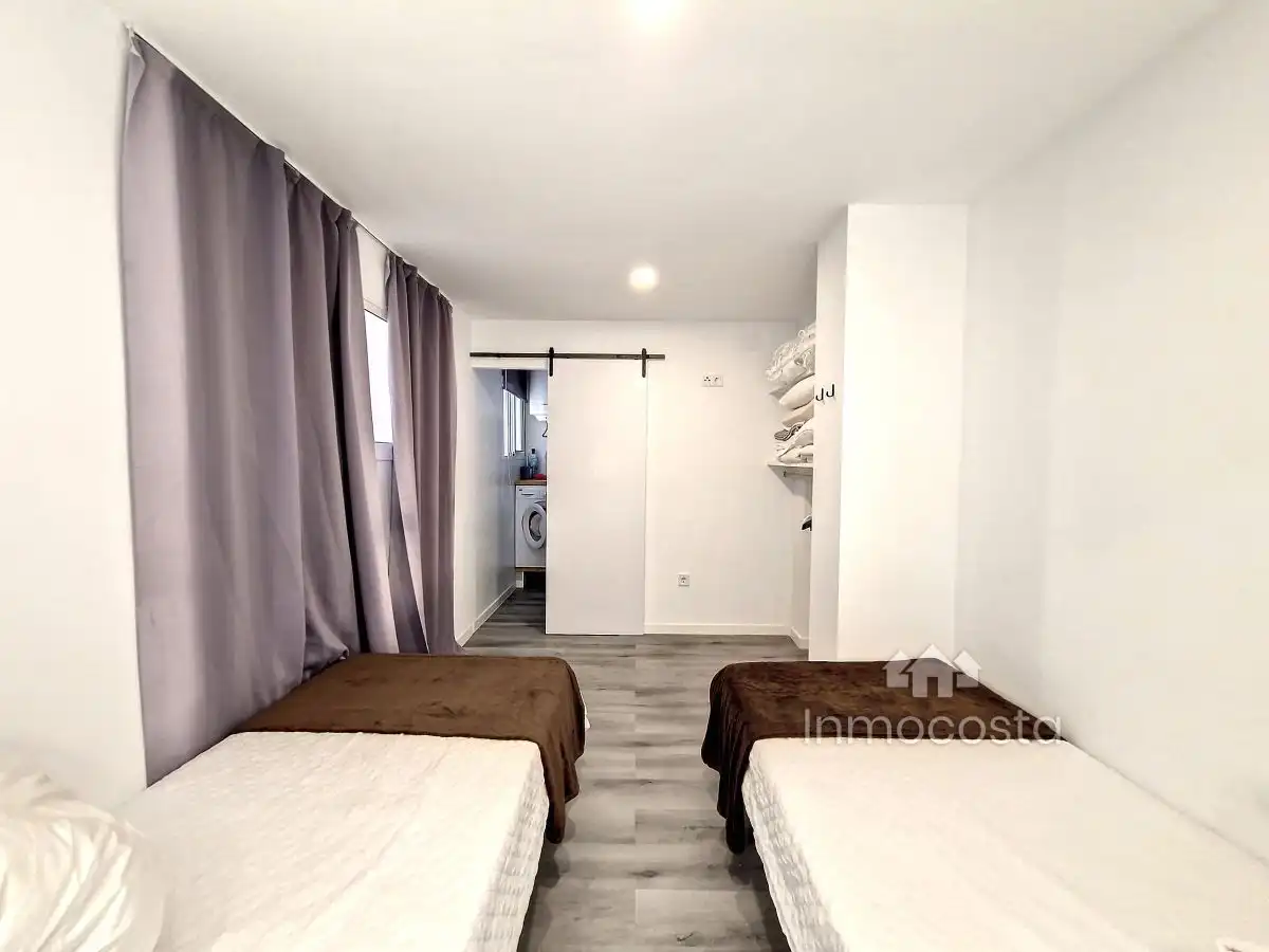 Bedroom of Flat for sale in Alicante / Alacant  with Air Conditioner and Community pool
