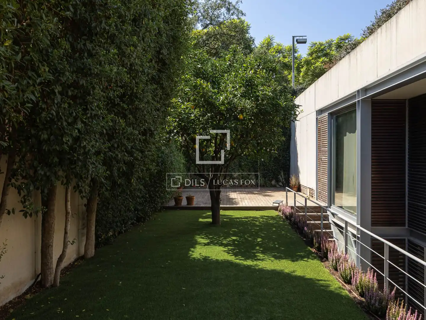 Jardí de Casa o xalet en venda en Barcelona amb Aire condicionat, Calefacció i Jardí privat