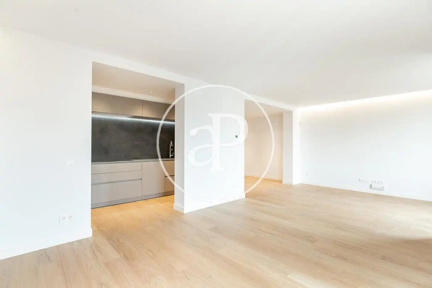 Wohnzimmer von Wohnung zum Verkauf in Barcelona mit Klimaanlage, Heizung und Privatgarten