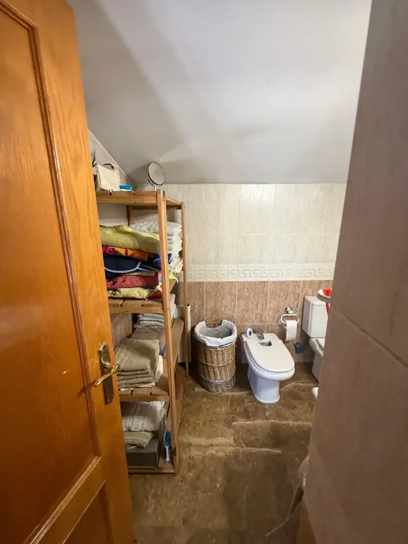 Badezimmer von Dachboden zum Verkauf in Badalona mit Klimaanlage, Heizung und Terrasse