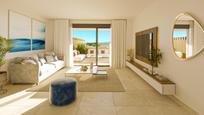 Sala d'estar de Dúplex en venda en Estepona amb Aire condicionat, Calefacció i Jardí privat