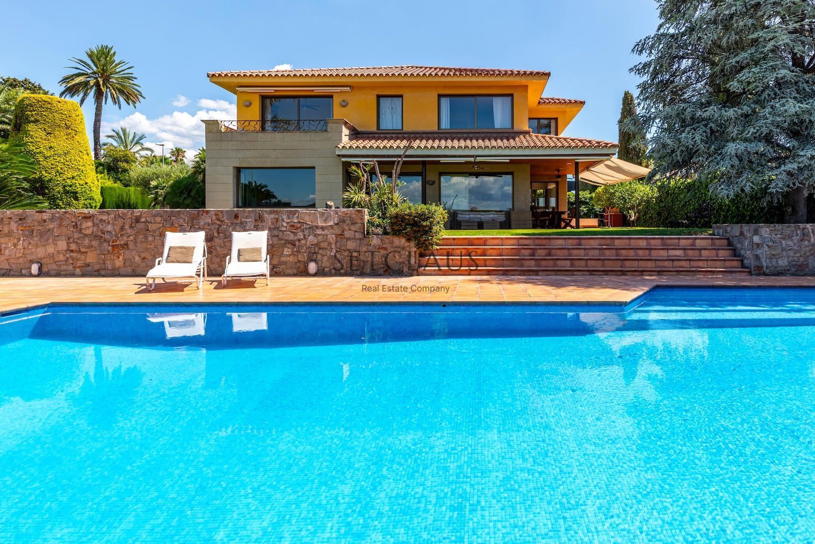 Vista exterior de Casa o xalet en venda en Alella amb Aire condicionat, Calefacció i Terrassa