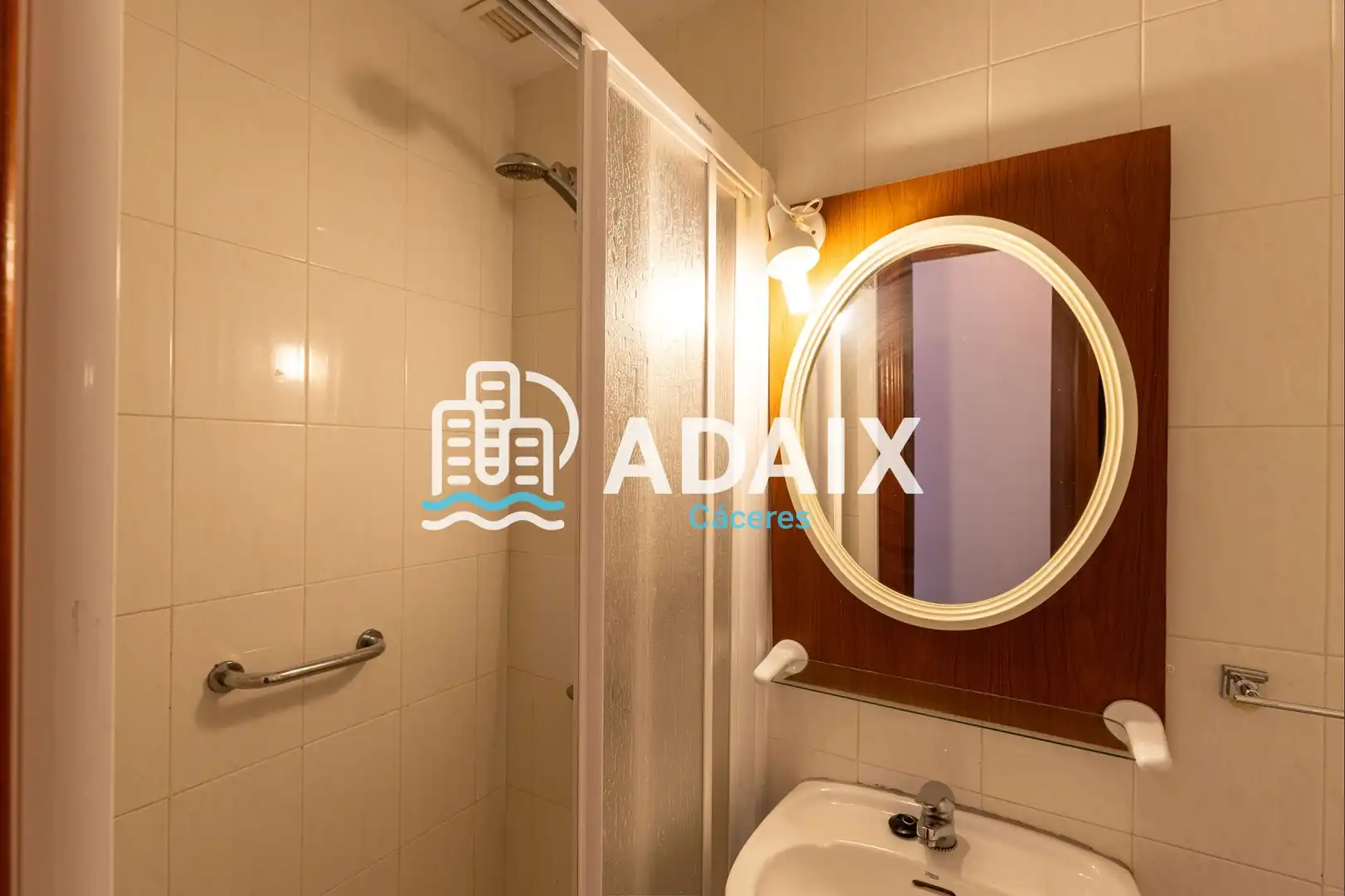 Bathroom of Houses for sale in Cáceres  with Air Conditioner, Heating and Terrace