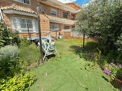 Jardí de Casa o xalet en venda en Parla amb Aire condicionat, Calefacció i Jardí privat