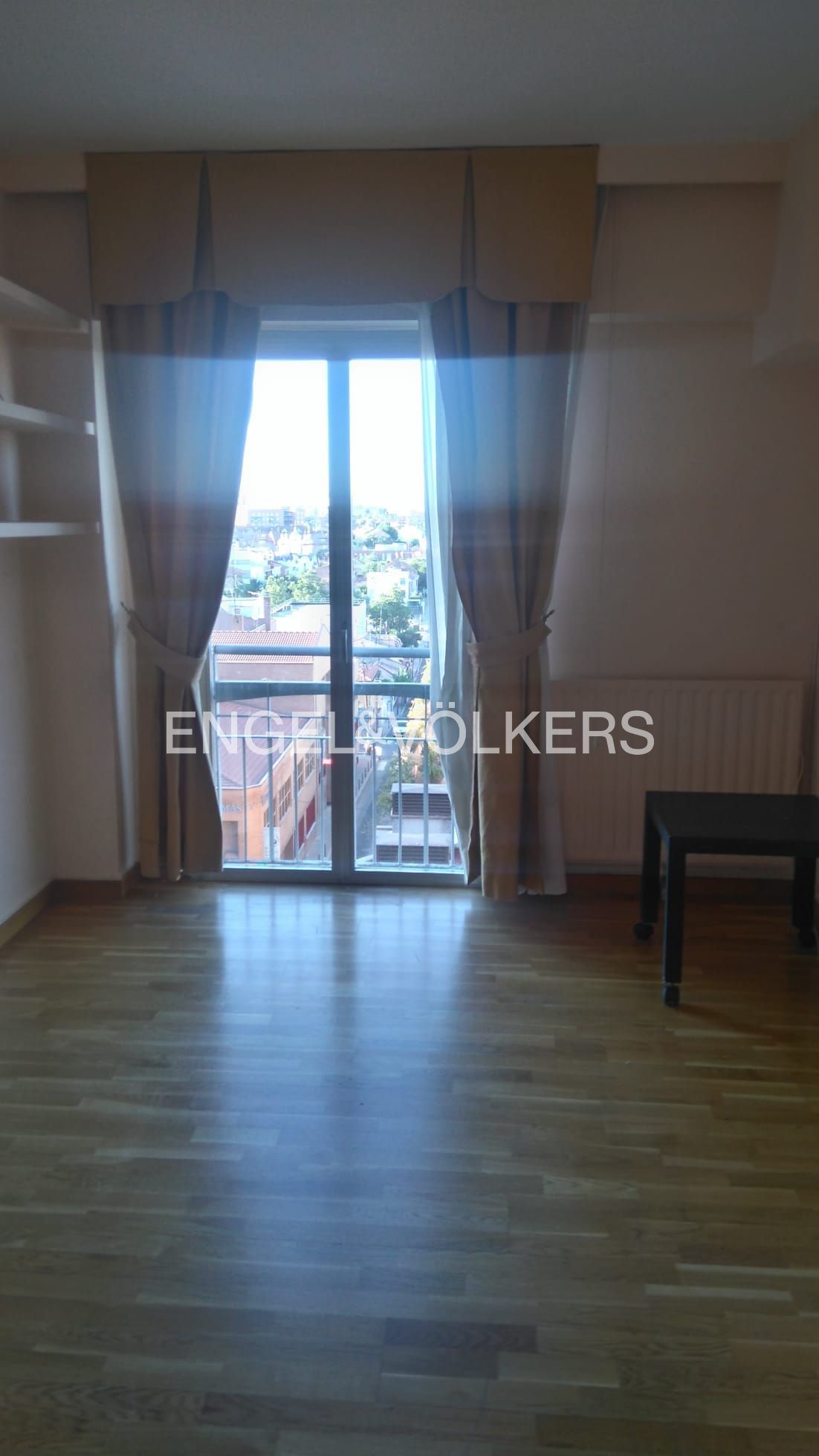 Terrassa de Apartament de lloguer en  Madrid Capital amb Aire condicionat, Calefacció i Moblat