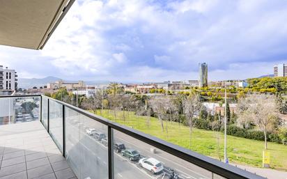 Vista exterior de Apartament en venda en Sant Joan Despí amb Aire condicionat, Calefacció i Parquet