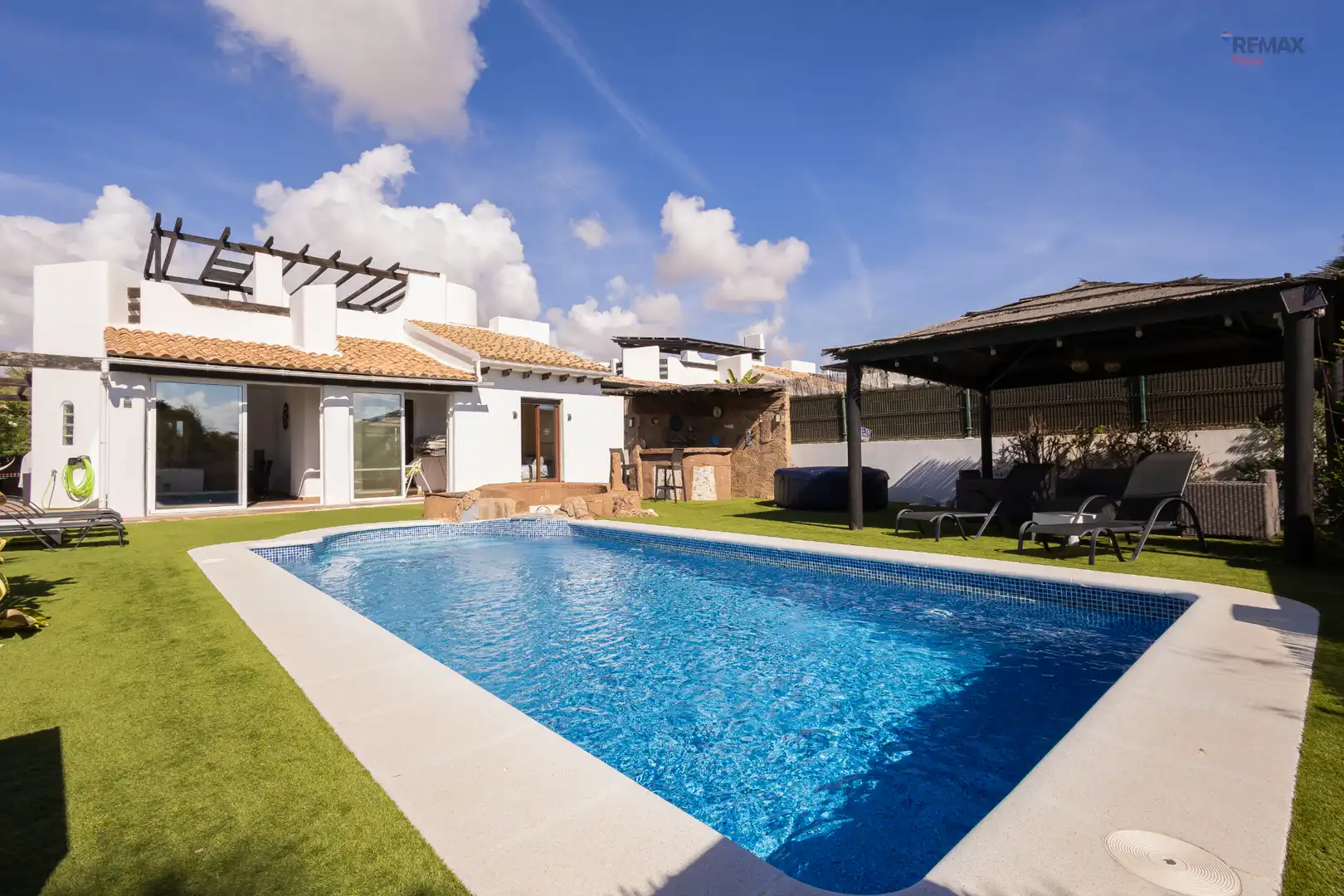 Piscina de Casa o chalet en venta en Las Salinas