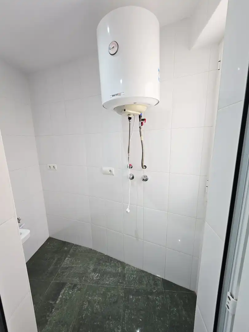 Baño de Piso en venta en Polopos con Terraza y Piscina comunitaria