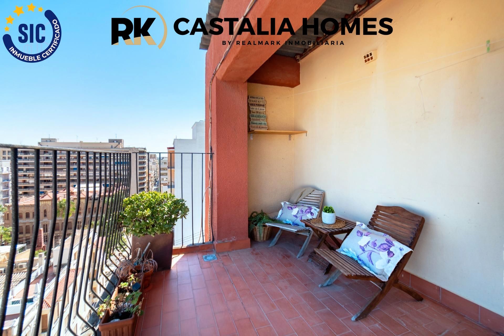Exterior view of Flat for sale in Castellón de la Plana / Castelló de la Plana  with Terrace, Storage room and Furnished