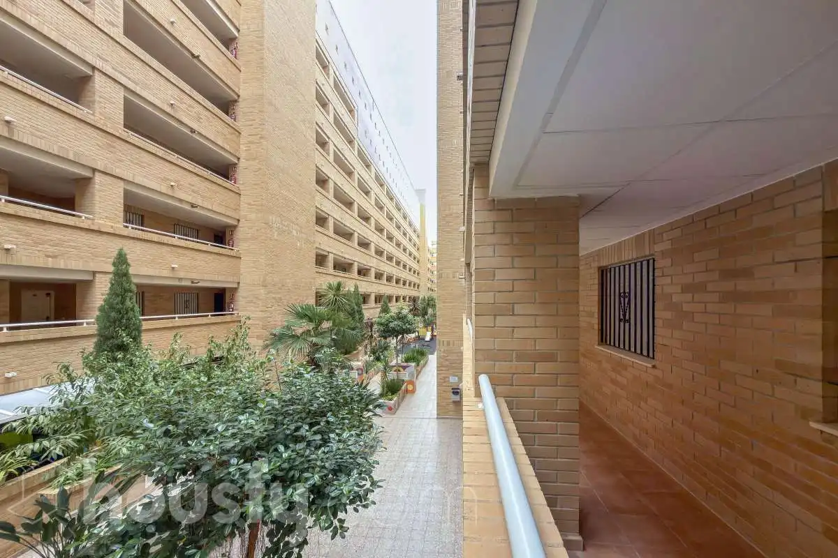 Pis amb terrassa en venda a Avenida Central ., imagen 37