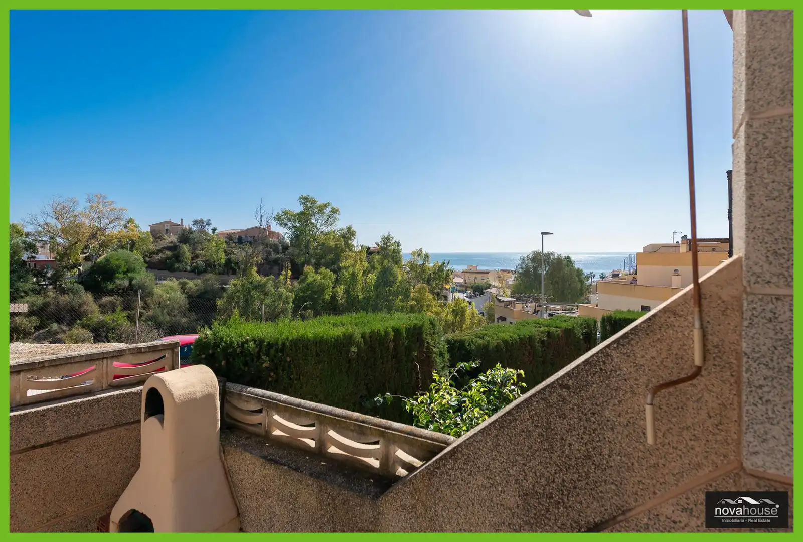 Außenansicht von Einfamilien-Reihenhaus zum Verkauf in Rincón de la Victoria mit Klimaanlage, Terrasse und Abstellraum
