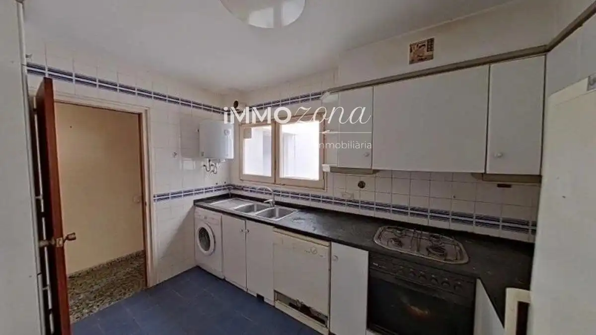 Cocina de Apartamento en venta en Urbanitzacions