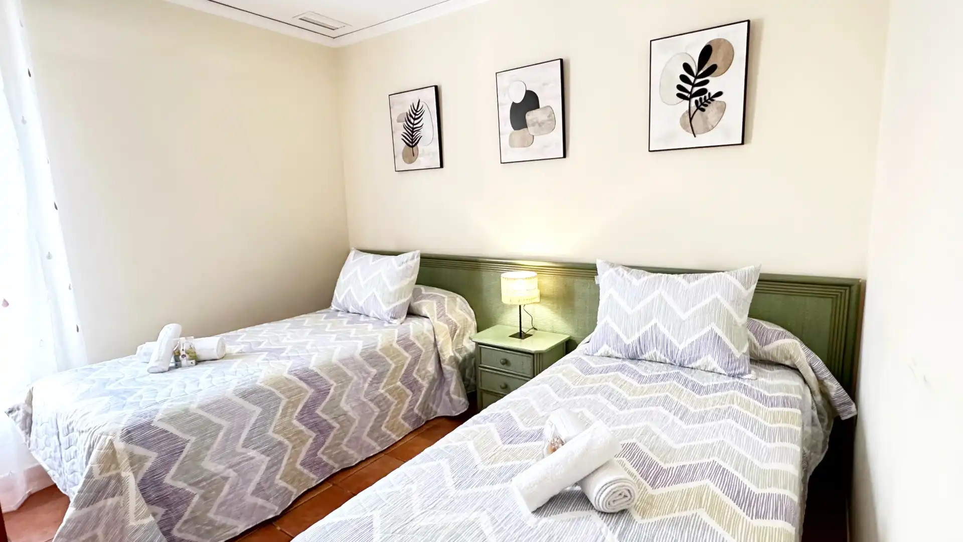 Dormitori de Apartament de lloguer en Oliva amb Aire condicionat, Calefacció i Terrassa