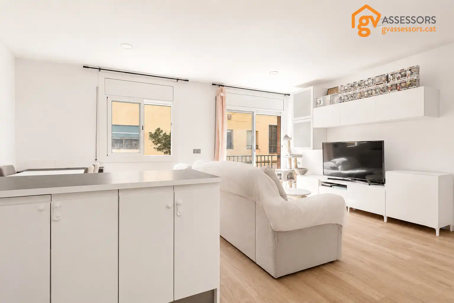 Sala d'estar de Pis en venda en Barcelona amb Aire condicionat, Parquet i Forn
