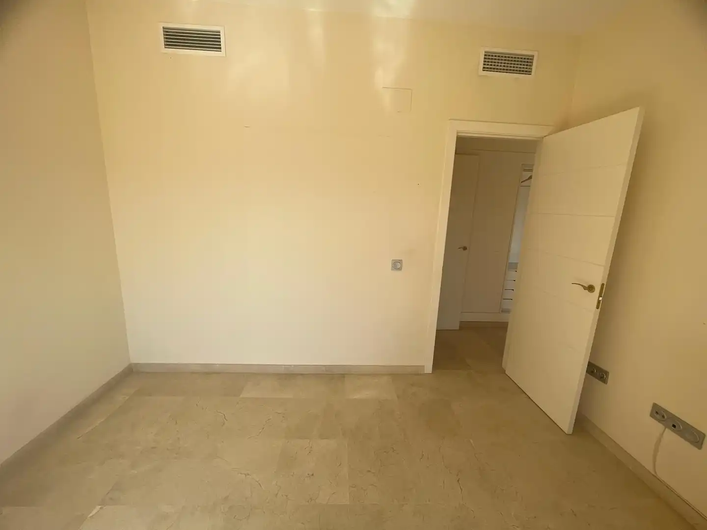 Flat for sale in C/ Cartajima, Riviera del Sol