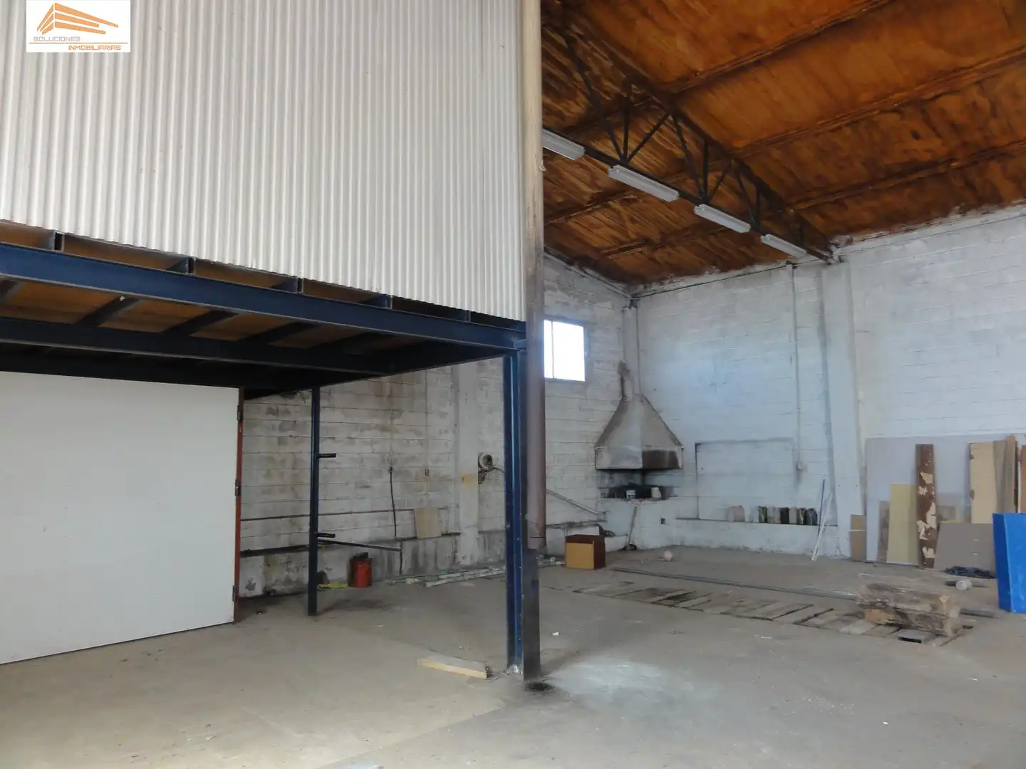Nave industrial en venta en Pesquera de Duero
