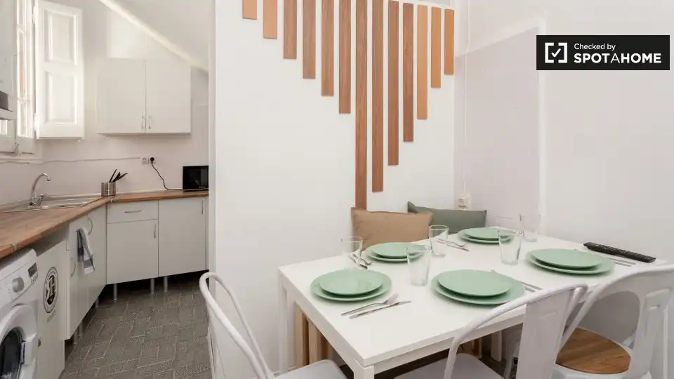 Dining room of Flat for rent in Barcelona  with Air Conditioner, Heating and Furnished
