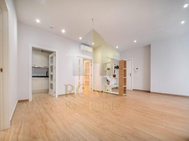 Rez-de-chaussée avec ascenseur à vendre à Carrer de Navarra