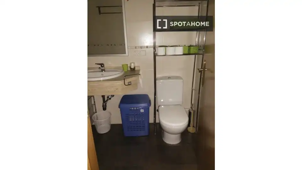Badezimmer von Wohnungen zur untervermieten in Donostia - San Sebastián  mit Klimaanlage, Terrasse und Möbliert