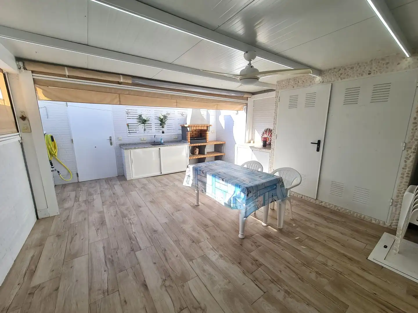 Cocina de Casa o chalet de alquiler en Santa Pola con Aire acondicionado, Jardín privado y Trastero