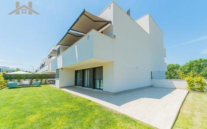 Exterior view of Planta baja for sale in Boadilla del Monte  with Air Conditioner, Private garden and Storage room