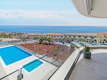 Penthouse with pool for sale in Costa Adeje