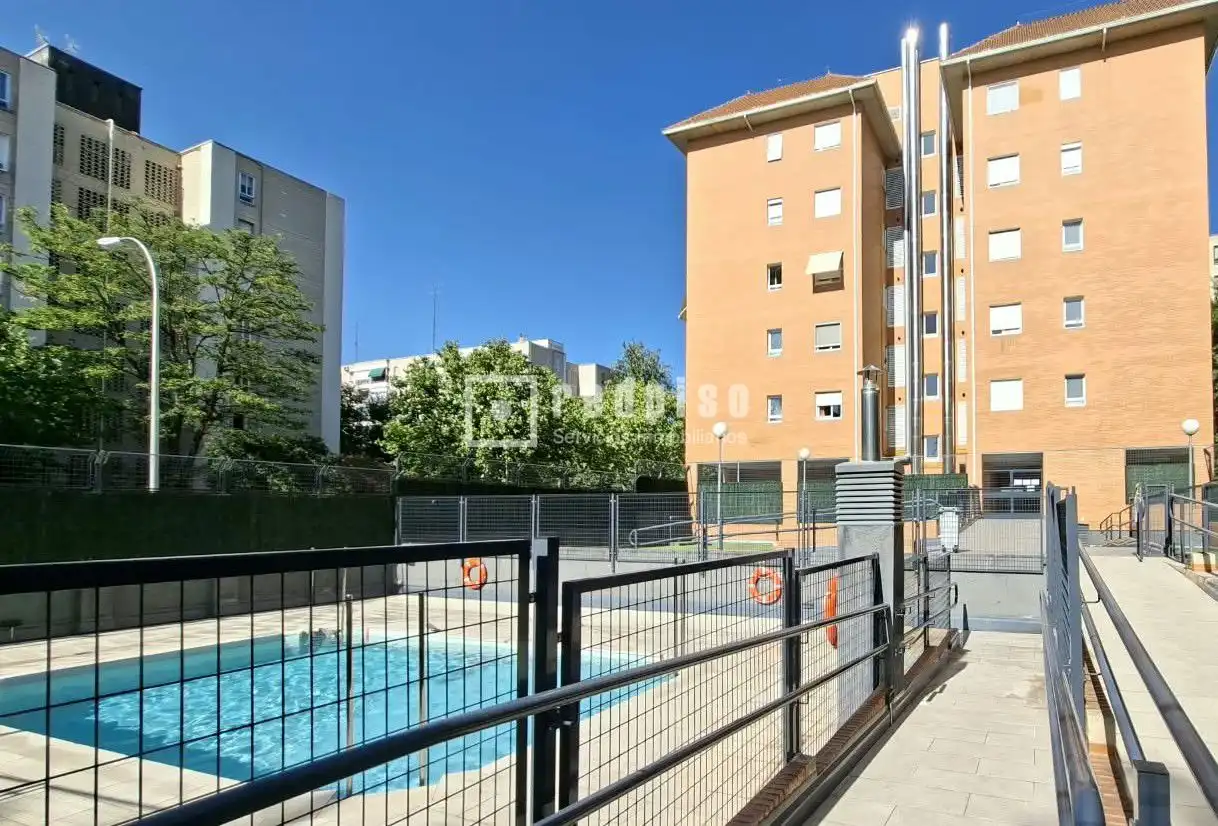 Vista exterior de Pis en venda en Madrid amb Aire condicionat, Calefacció i Traster