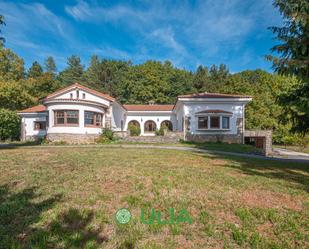 Vista exterior de Casa o xalet de lloguer en Larraun amb Terrassa