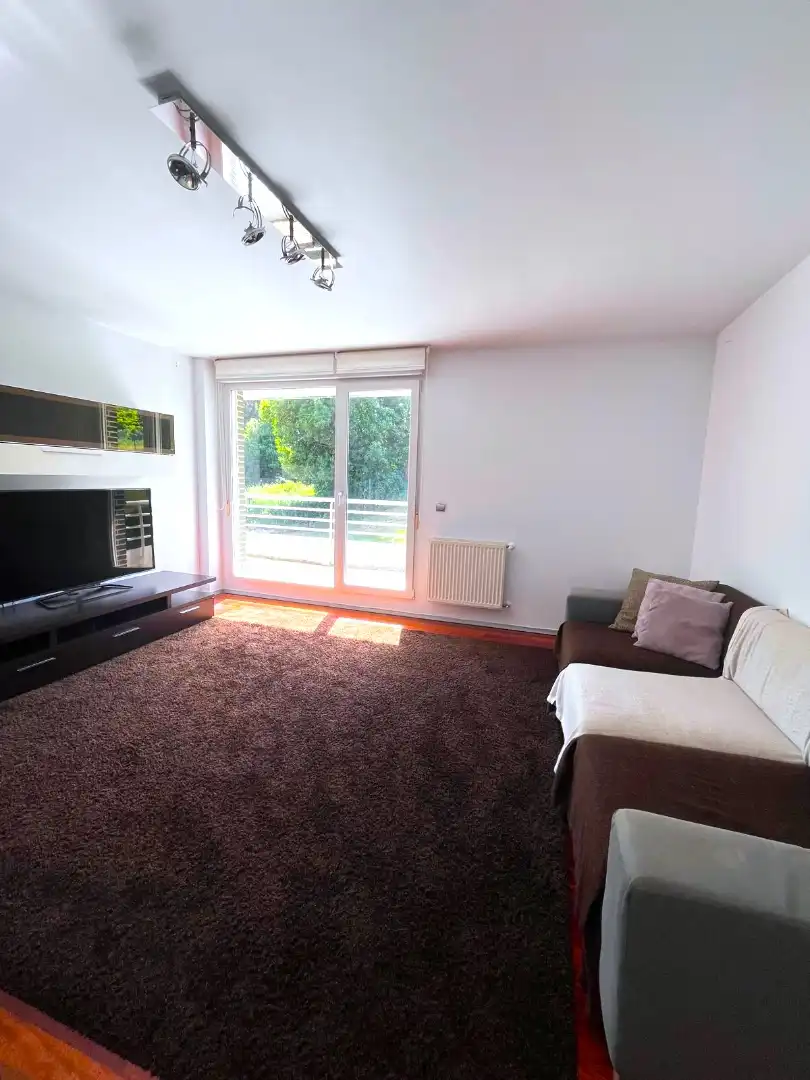 Sala de estar de Piso en venta en Castro-Urdiales con Calefacción, Jardín privado y Parquet