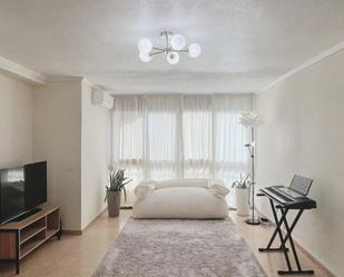Sala d'estar de Apartament en venda en Alicante / Alacant amb Calefacció