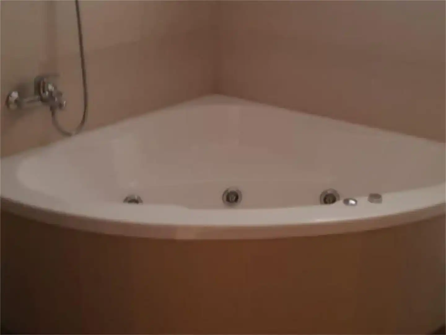 Badezimmer von Wohnung zur Miete in Calabardina