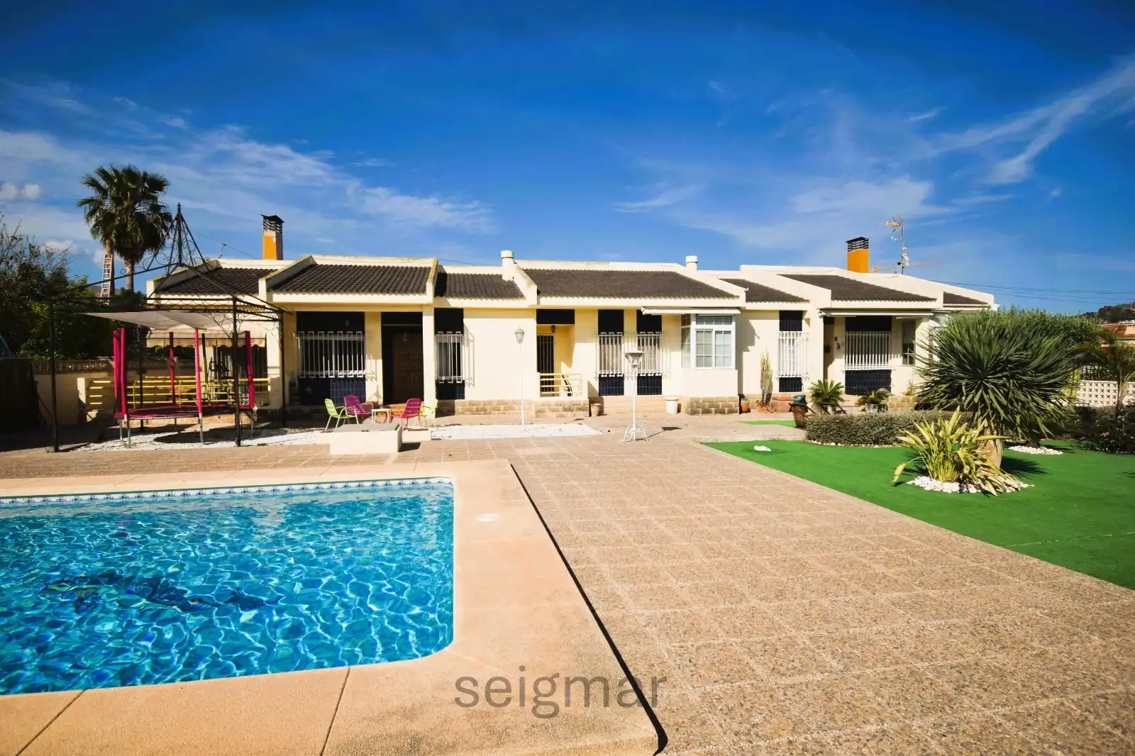 Exterior view of Houses for sale in Villajoyosa / La Vila Joiosa  with Air Conditioner, Heating and Private garden