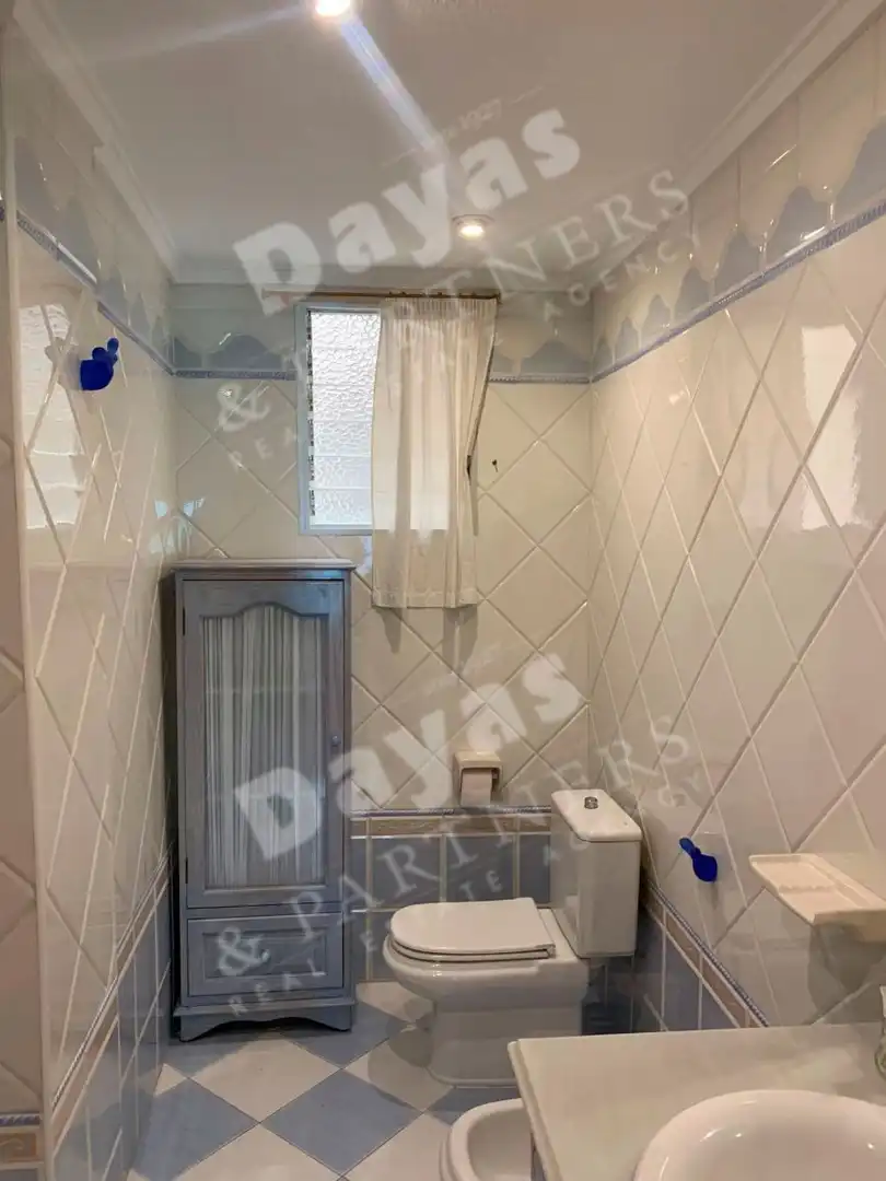 Bathroom of Flat for sale in Torrevieja  with Terrace and Furnished