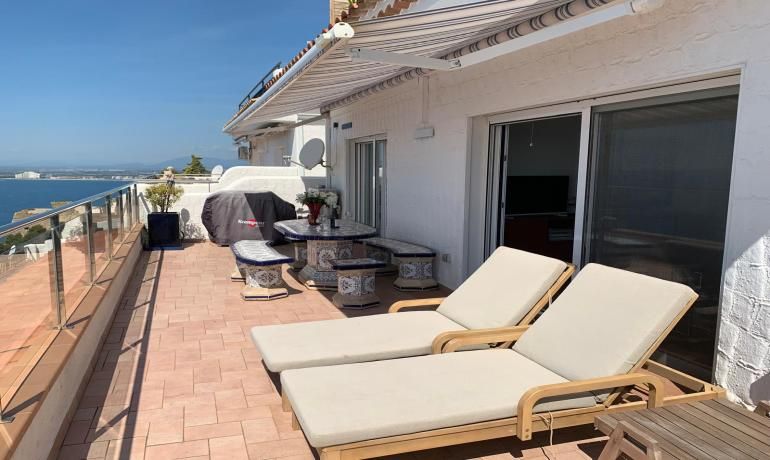 Terraza de Ático en venta en Roses con Calefacción y Trastero