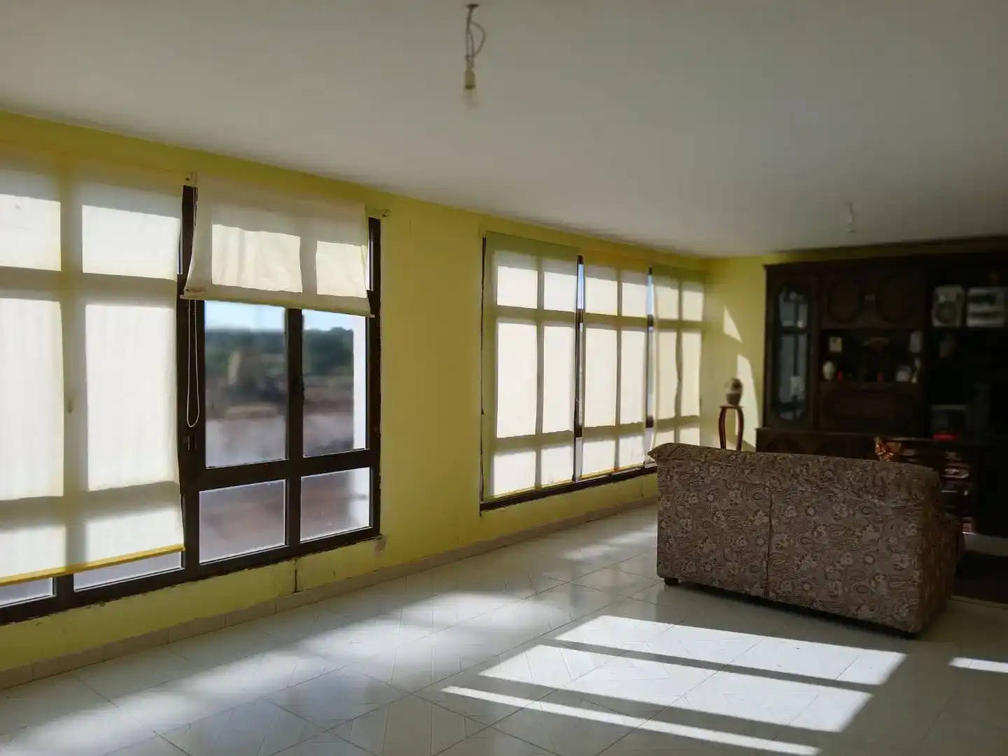 Sala de estar de Piso en venta en Luelmo con Jardín privado, Trastero y Amueblado