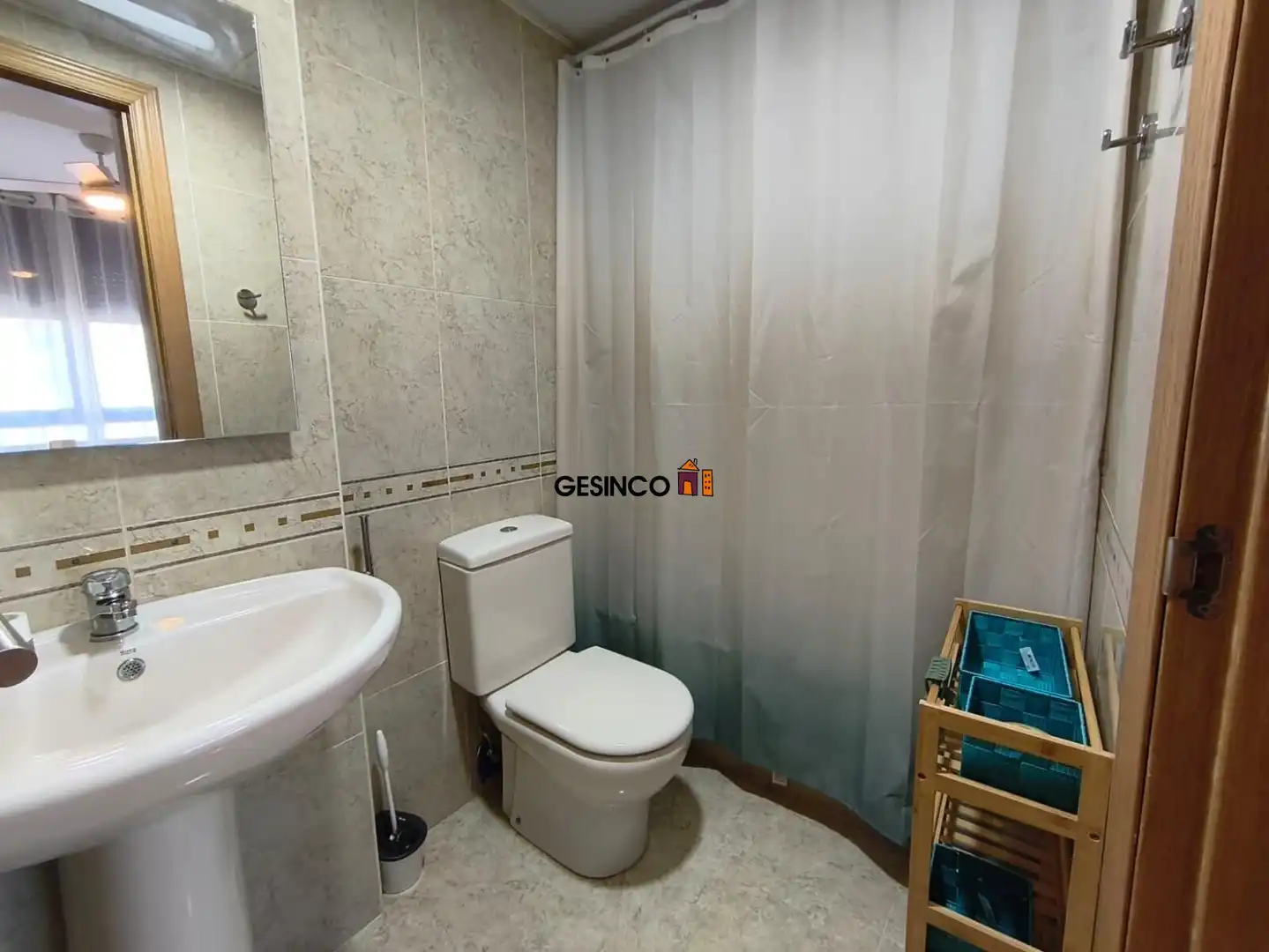 Baño de Apartamento de alquiler en Bellreguard con Aire acondicionado, Calefacción y Jardín privado