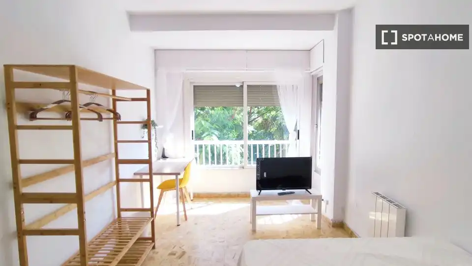 Habitación de Piso de alquiler en Cartagena con Aire acondicionado, Calefacción y Amueblado