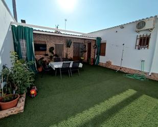 Terrace of House or chalet for sale in Tomelloso  with Air Conditioner, Heating and Private garden