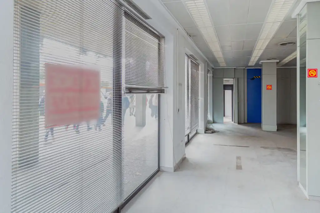 Local comercial en venda a Av Gómez de Avellaneda, imagen 7