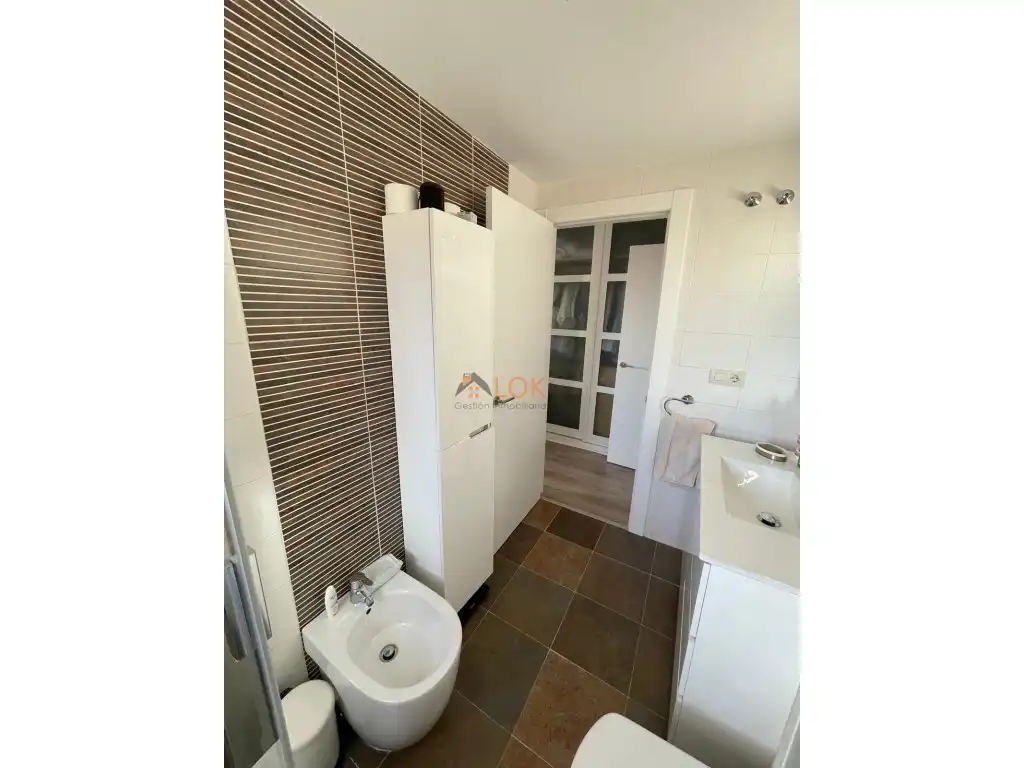 Baño de Piso en venta en Rincón de la Victoria con Aire acondicionado, Terraza y Piscina