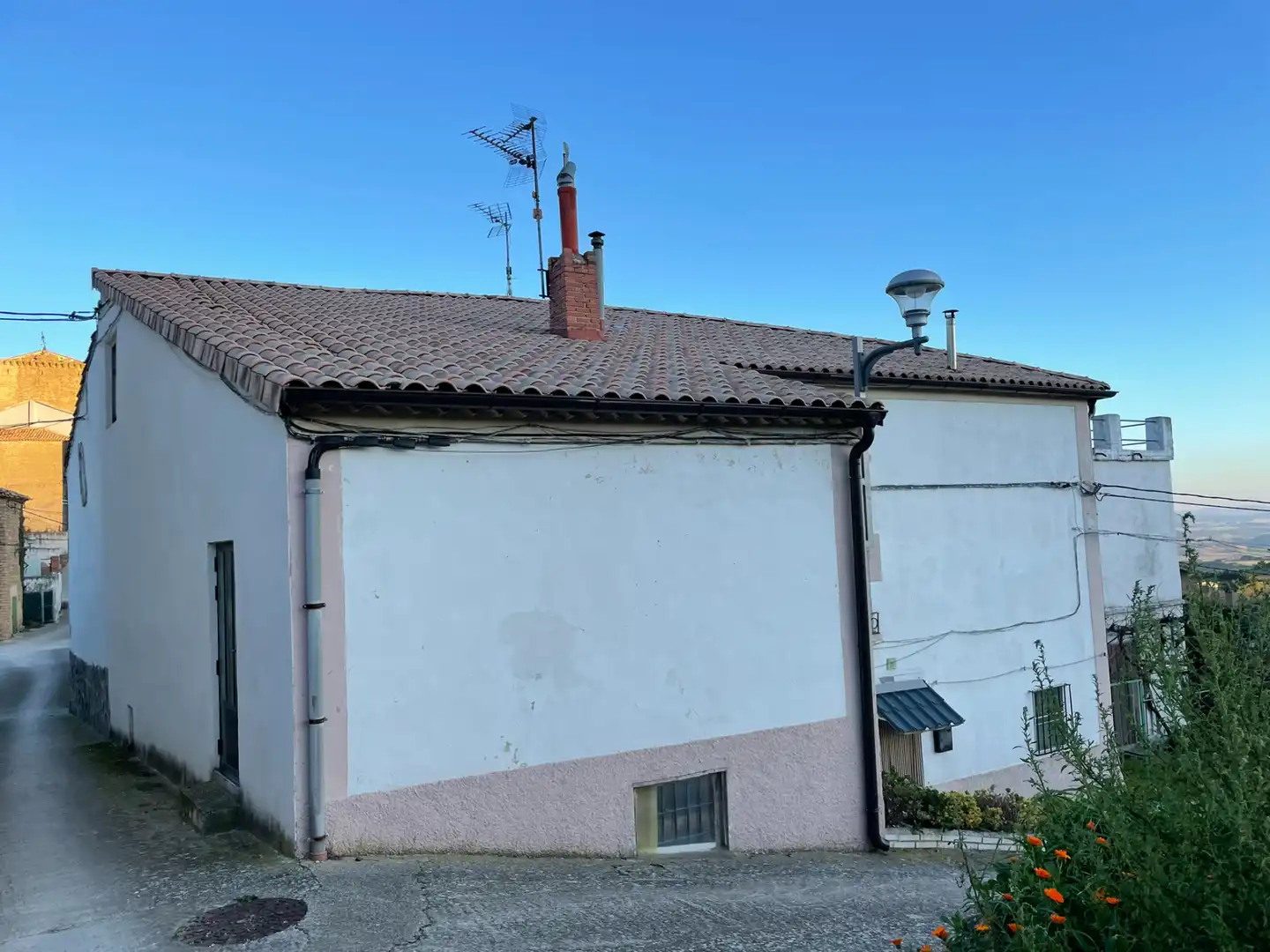 Exterior view of Houses for sale in Aberin  with Private garden, Terrace and Furnished