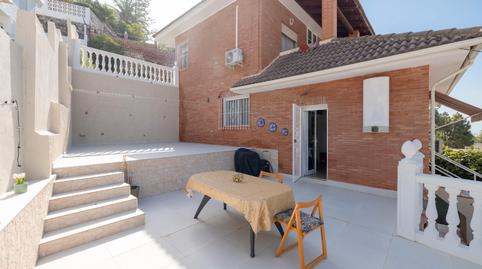 Foto 2 de Casa o xalet en venda a Calle Aruba, El Atabal, Málaga