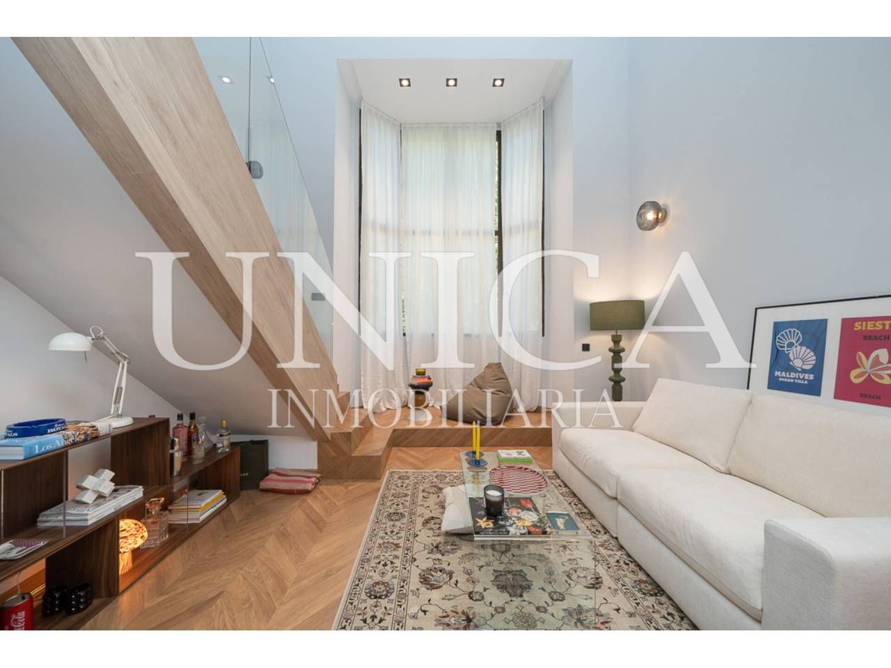 Sala d'estar de Dúplex en venda en  Madrid Capital amb Aire condicionat, Calefacció i Parquet