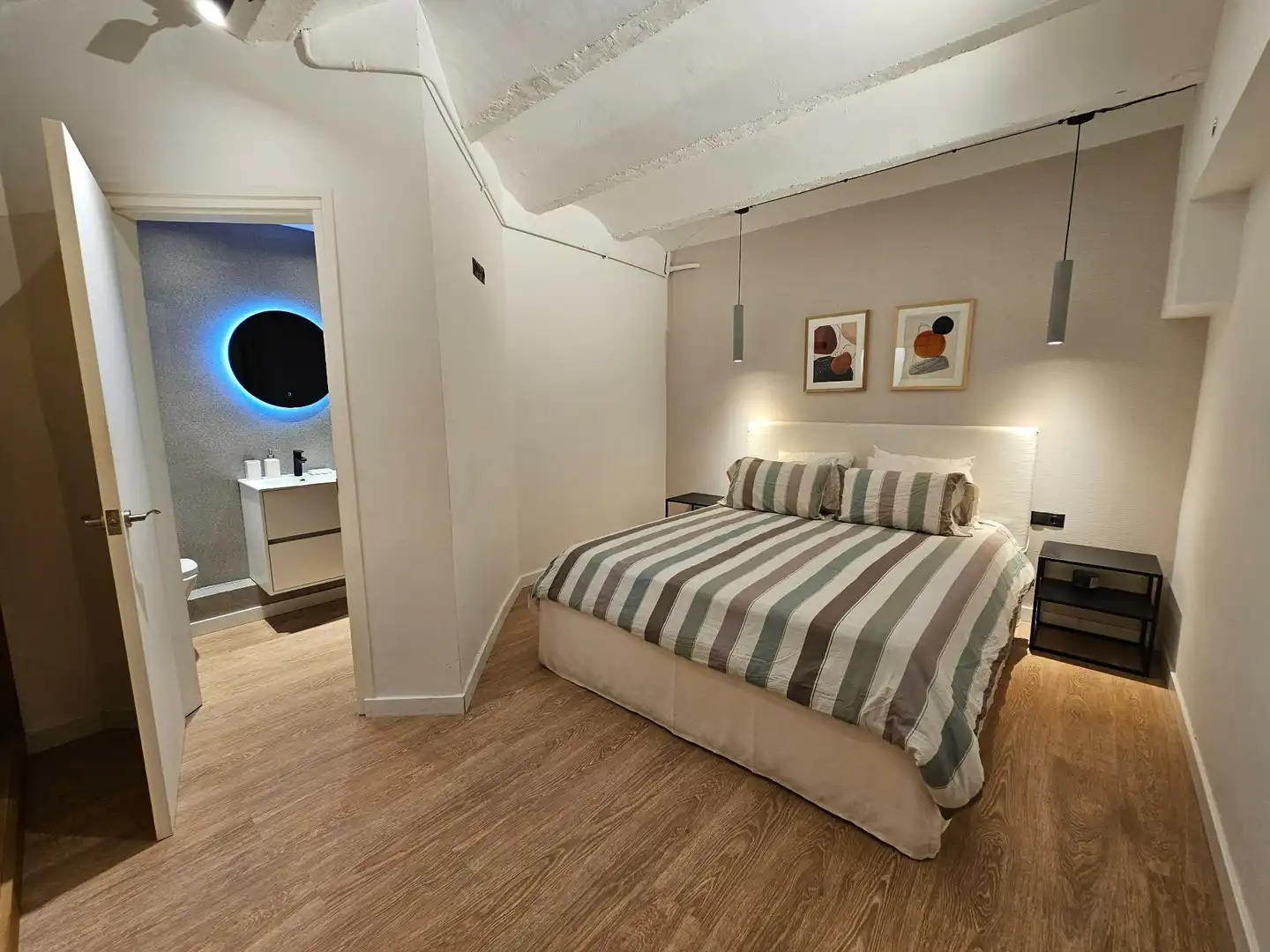 Bedroom of Flat for rent in Barcelona  with Air Conditioner and Furnished