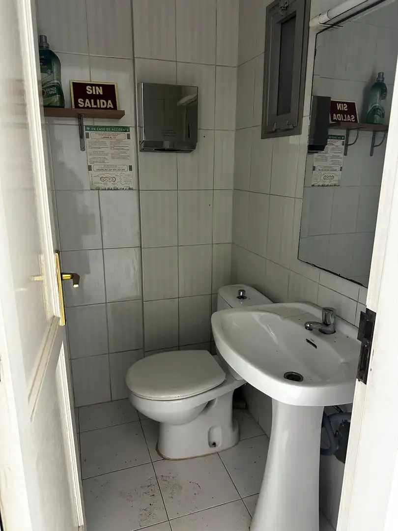 Baño de Oficina en venta en Arrecife con Aire acondicionado
