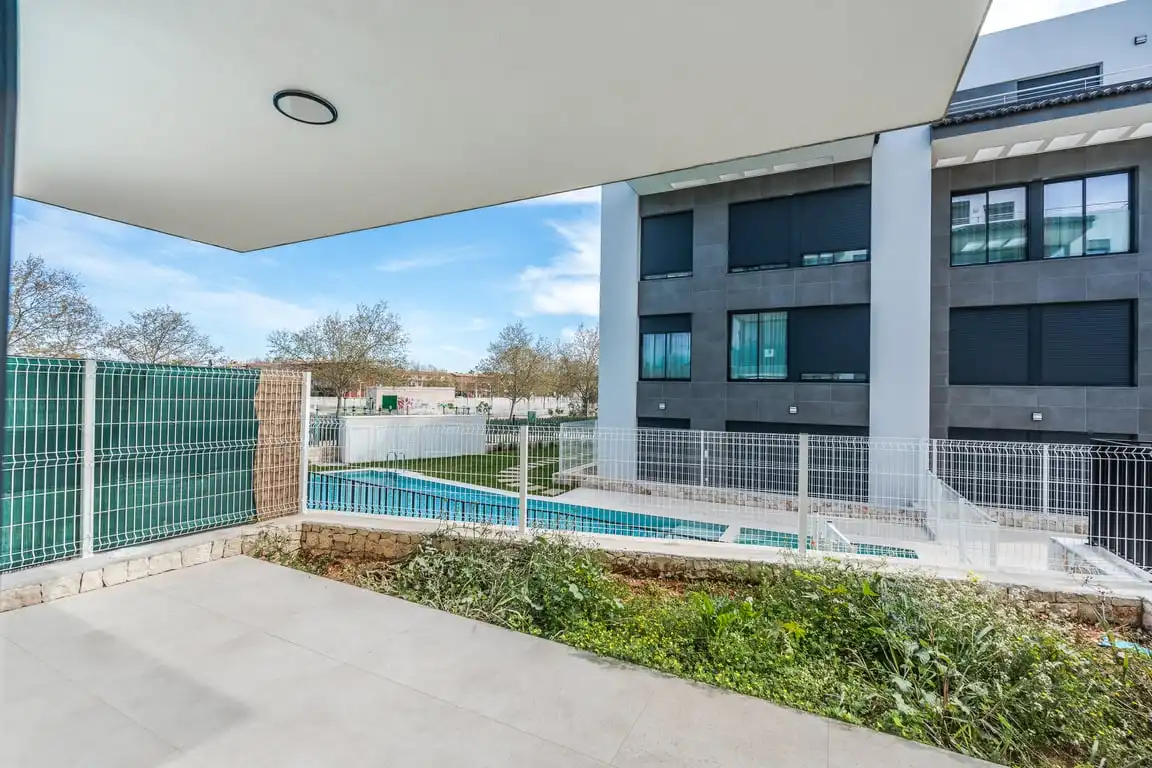 Schwimmbecken von Wohnung zum Verkauf in Jávea / Xàbia mit Klimaanlage, Privatgarten und Abstellraum