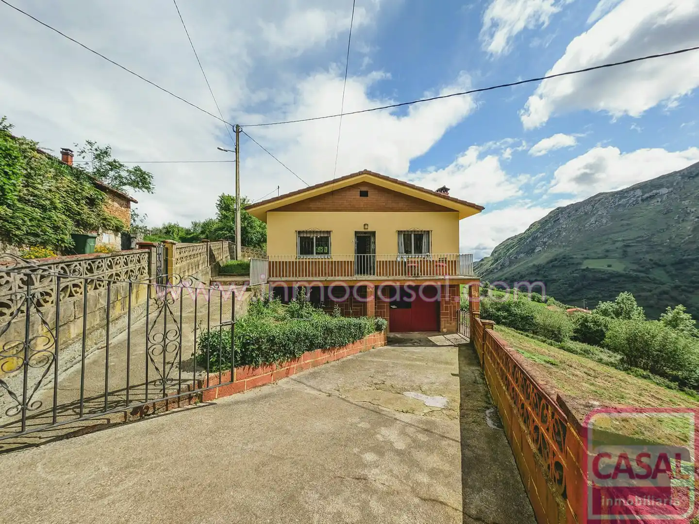 Vista exterior de Casa o chalet en venta en Morcín con Calefacción, Terraza y Trastero