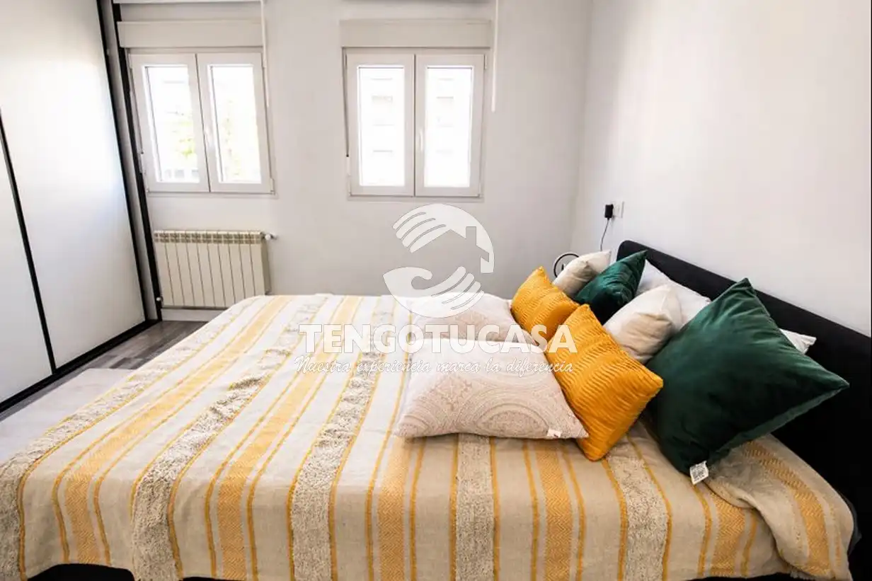 Bedroom of Flat for rent in Madrid  with Air Conditioner, Heating and Furnished