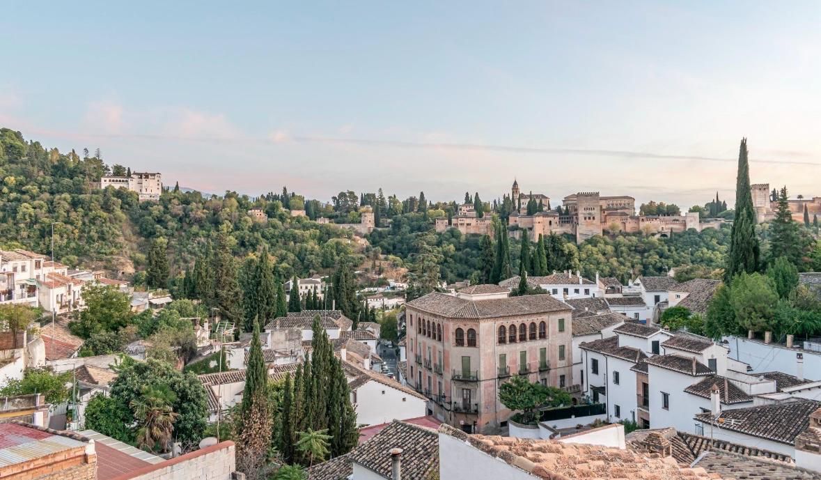 Vista exterior de Casa o xalet de lloguer en  Granada Capital amb Aire condicionat, Terrassa i Balcó